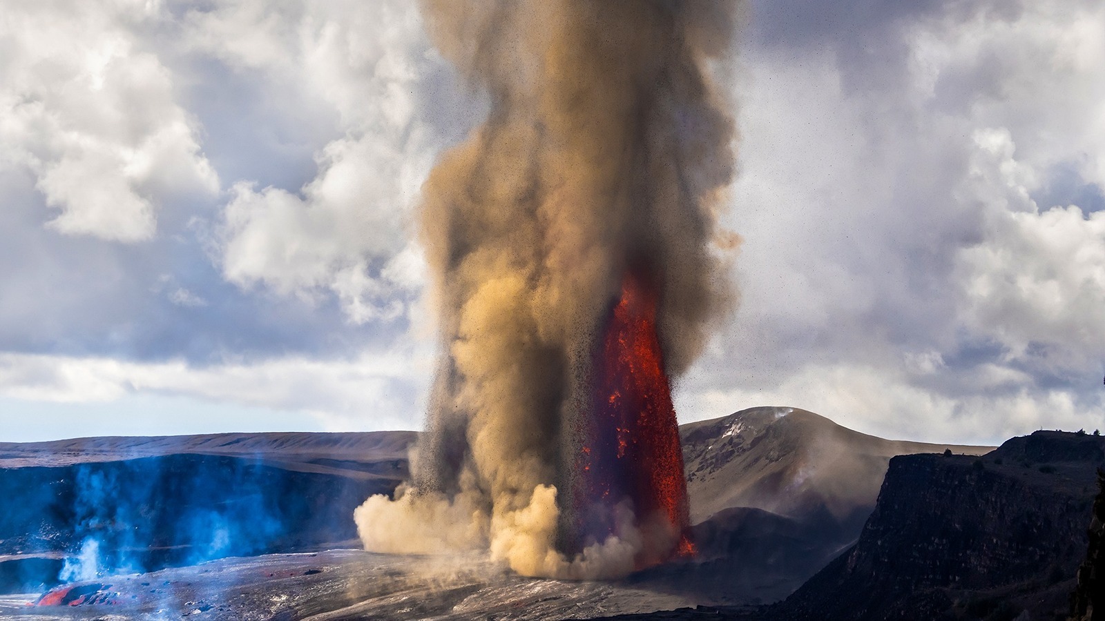 The vents in Halemaʻumaʻu at the summit of Kīlauea erupt lava, tehpra, and volcanic gas on during episode 41 of the volcano's ongoing eruption on Saturday, Jan. 24.