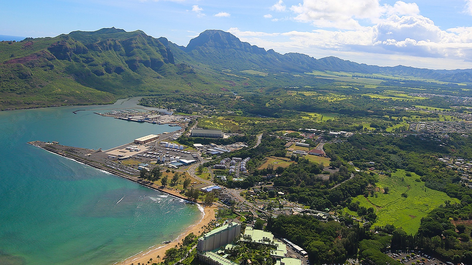 An aerial view of Līhu‘e, Kaua‘i.