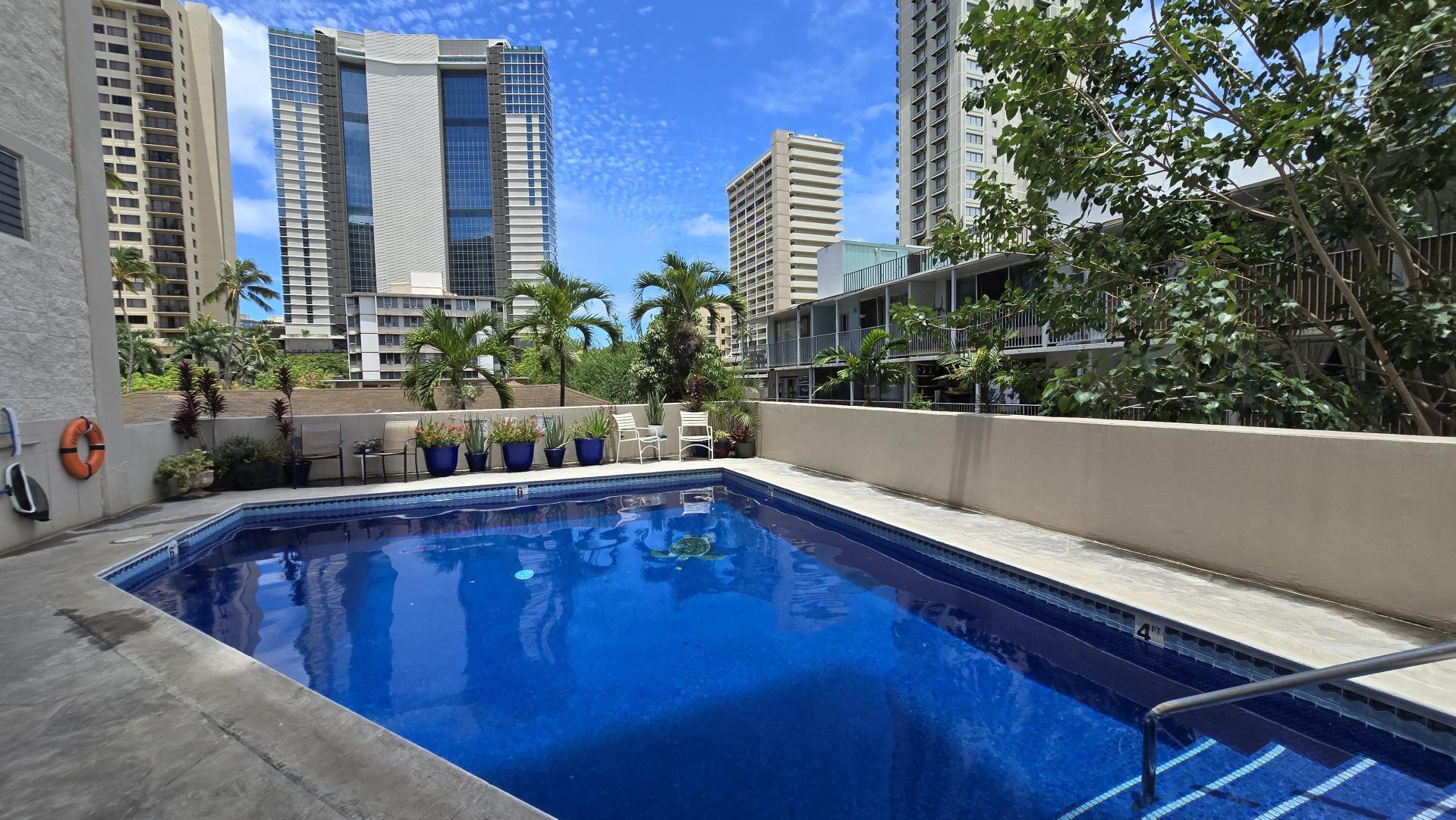 The pool area at Hale Moani in Waikīkī.