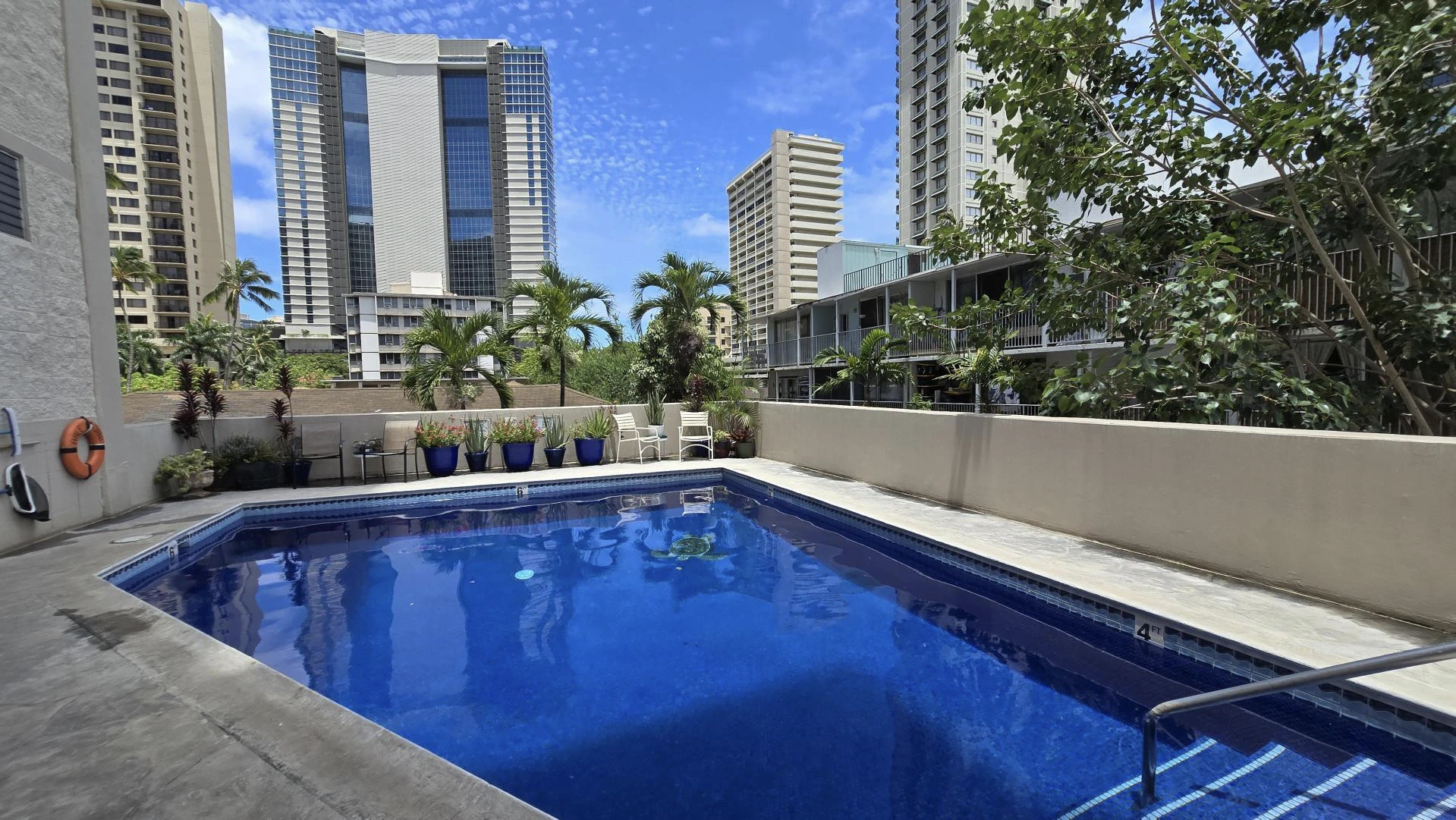 The pool area at Hale Moani in Waikīkī.