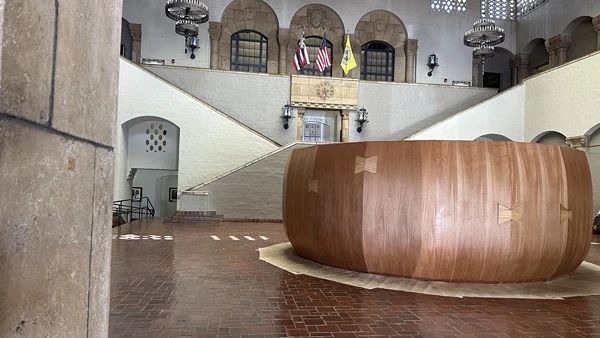 Kapolei Hale is currently hosting this ʻumeke, designed by artist Meleanna Aluli Meyer. It was originally displayed at Honolulu Hale and was commissioned for that space by Hawaiʻi Triennial 2025.