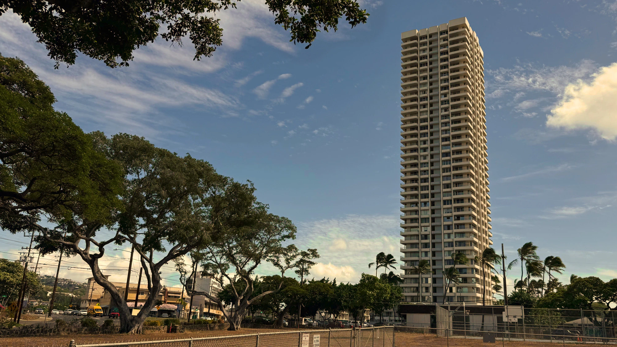 Contessa condominium