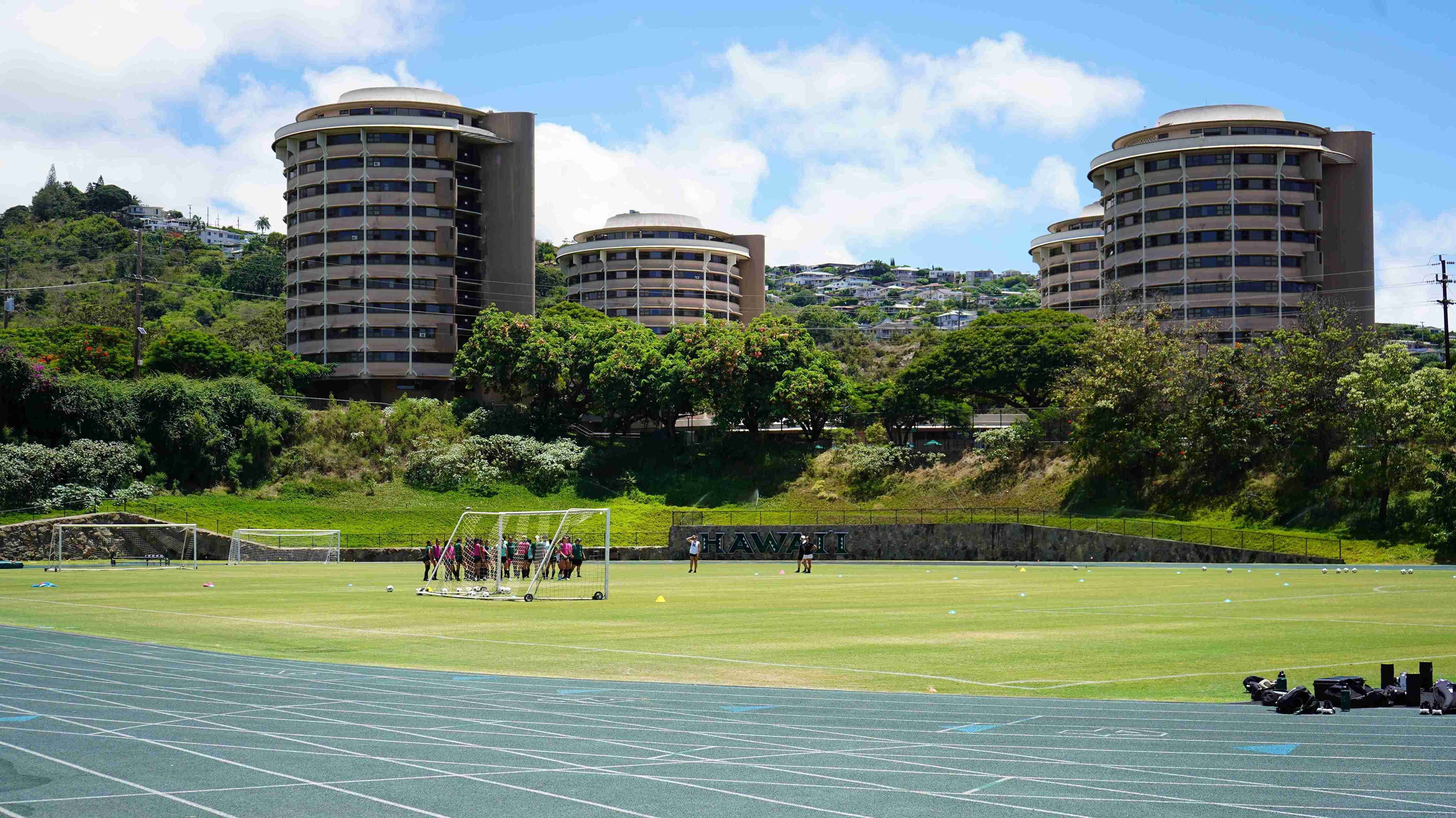 Hawaii soccer 081126