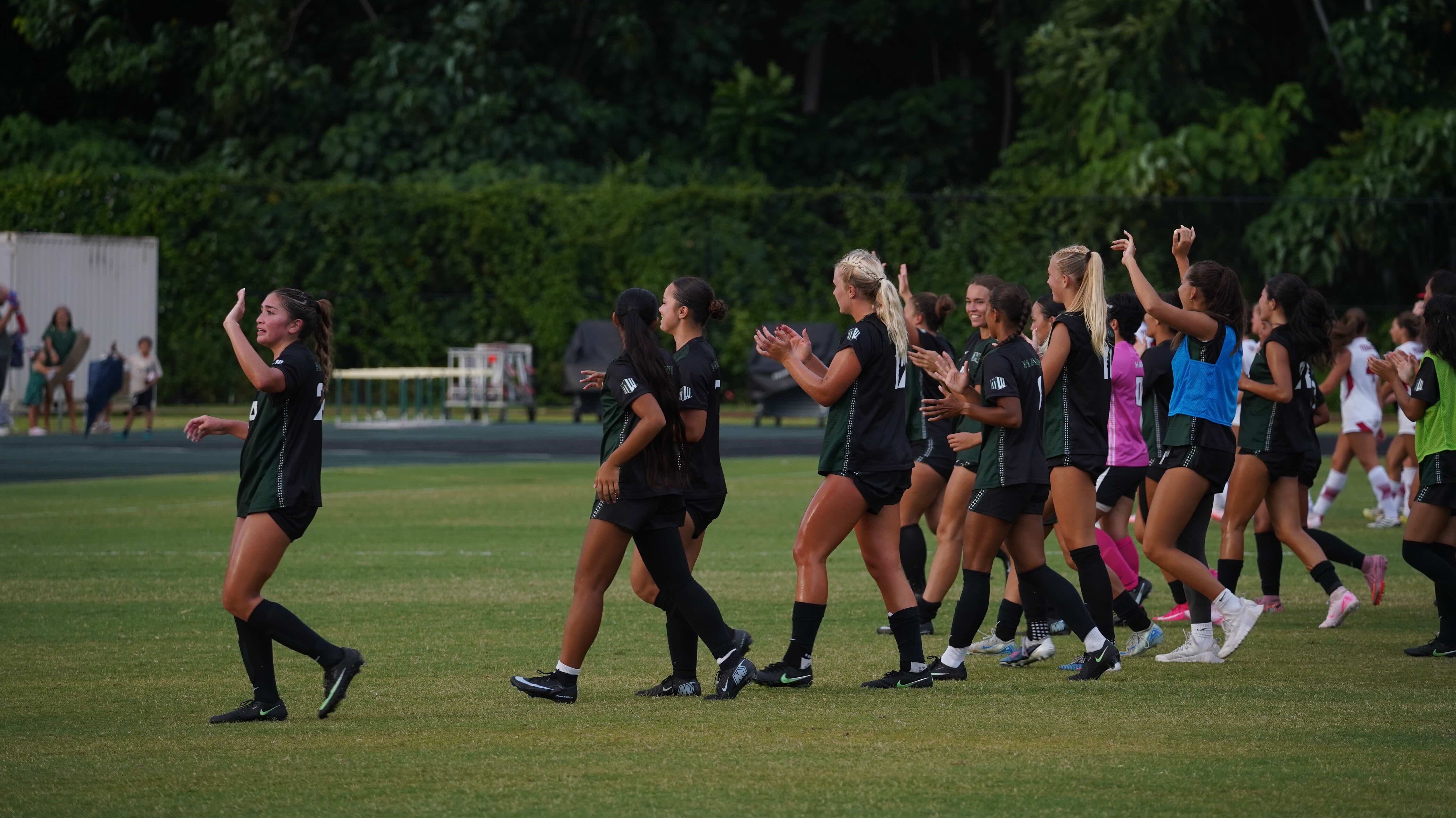 Hawaii soccer 081426