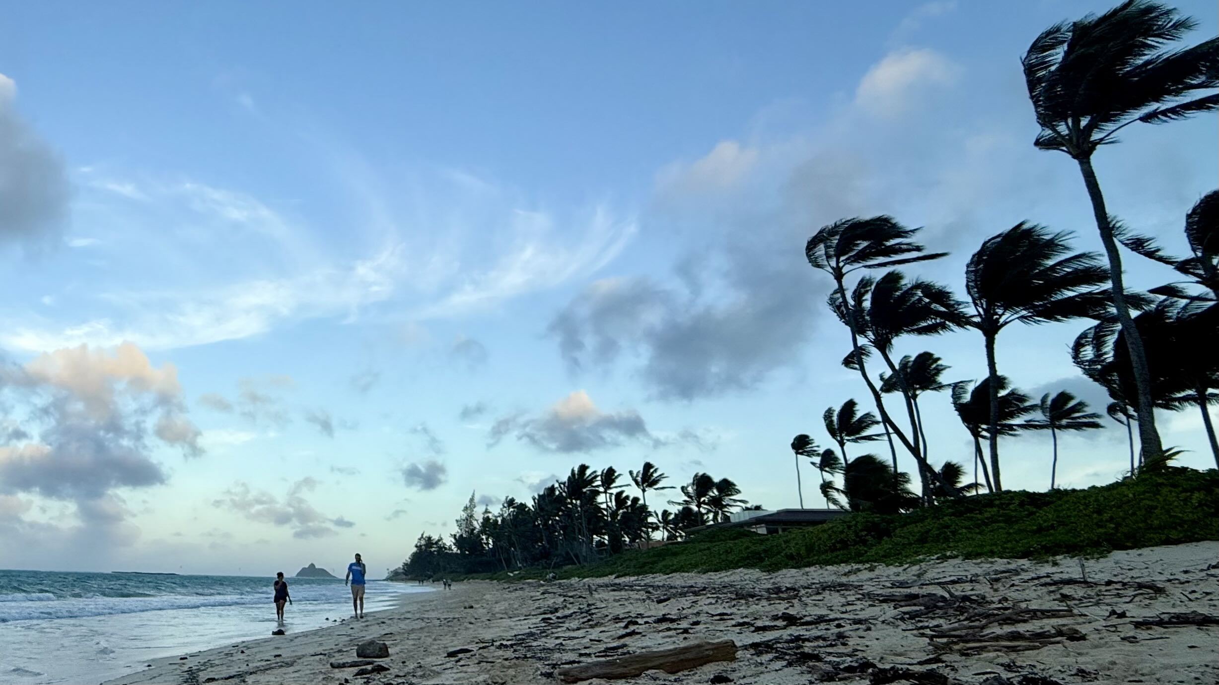 UPDATED: Hurricane Nolo passes south of Islands causing severe wind