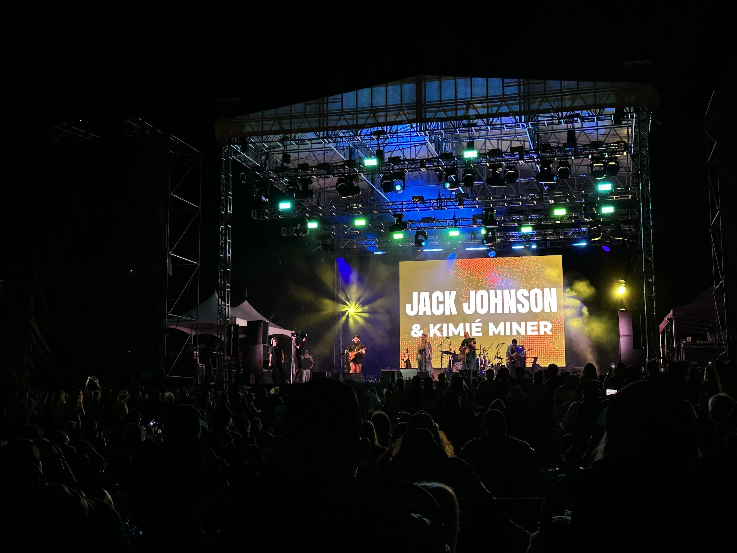 North Shore singer and songwriter Jack Johnson recently performed at the Aloha in Action Benefit Concert, which was held Thursday, April 23, in Ko Olina. The event raised funds for those impacted by the recent Kona low storms.