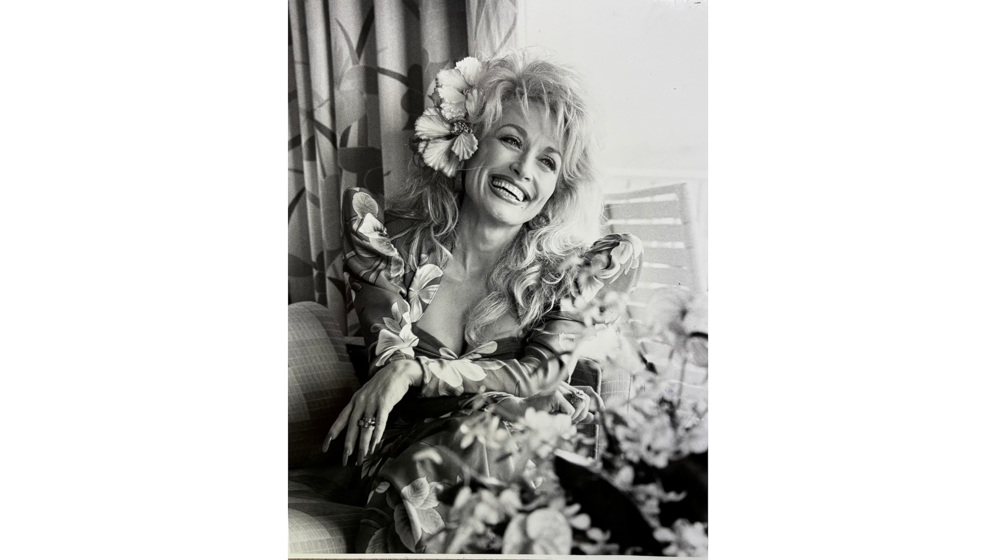 Dolly Partonʻs career spanned seven decades. She has sold more than 100 million records worldwide and earned 10 Grammy Awards and 55 nominations.