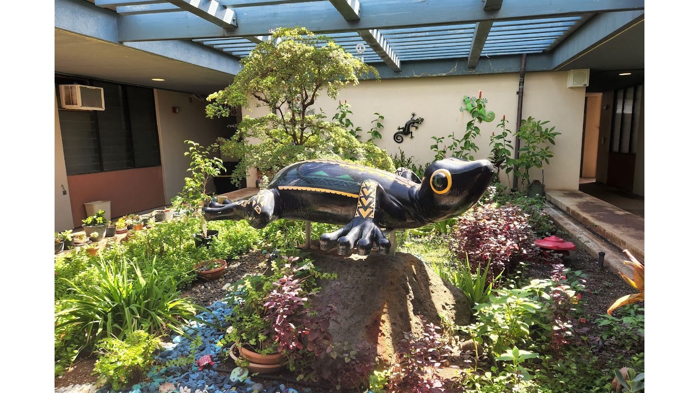 Lā‘ie Elementary courtyard.