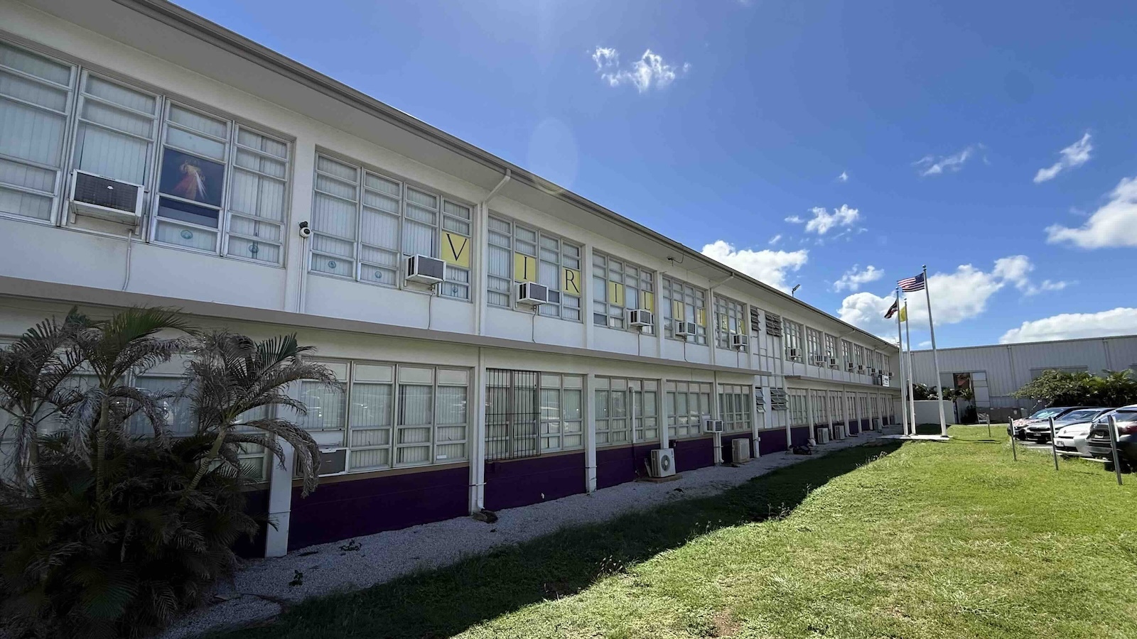 Formerly Damien Memorial School, the private intermediate and high school in Kalihi, celebrated its name change with a Sunday mass open to the community on Oct. 11, marking the 17th anniversary of Saint Damien’s canonization by Pope Benedict XVI on the same date in 2009. Saint Damien School aims to honor his life and legacy. Photo by Kelsey Kukaua Medeiros