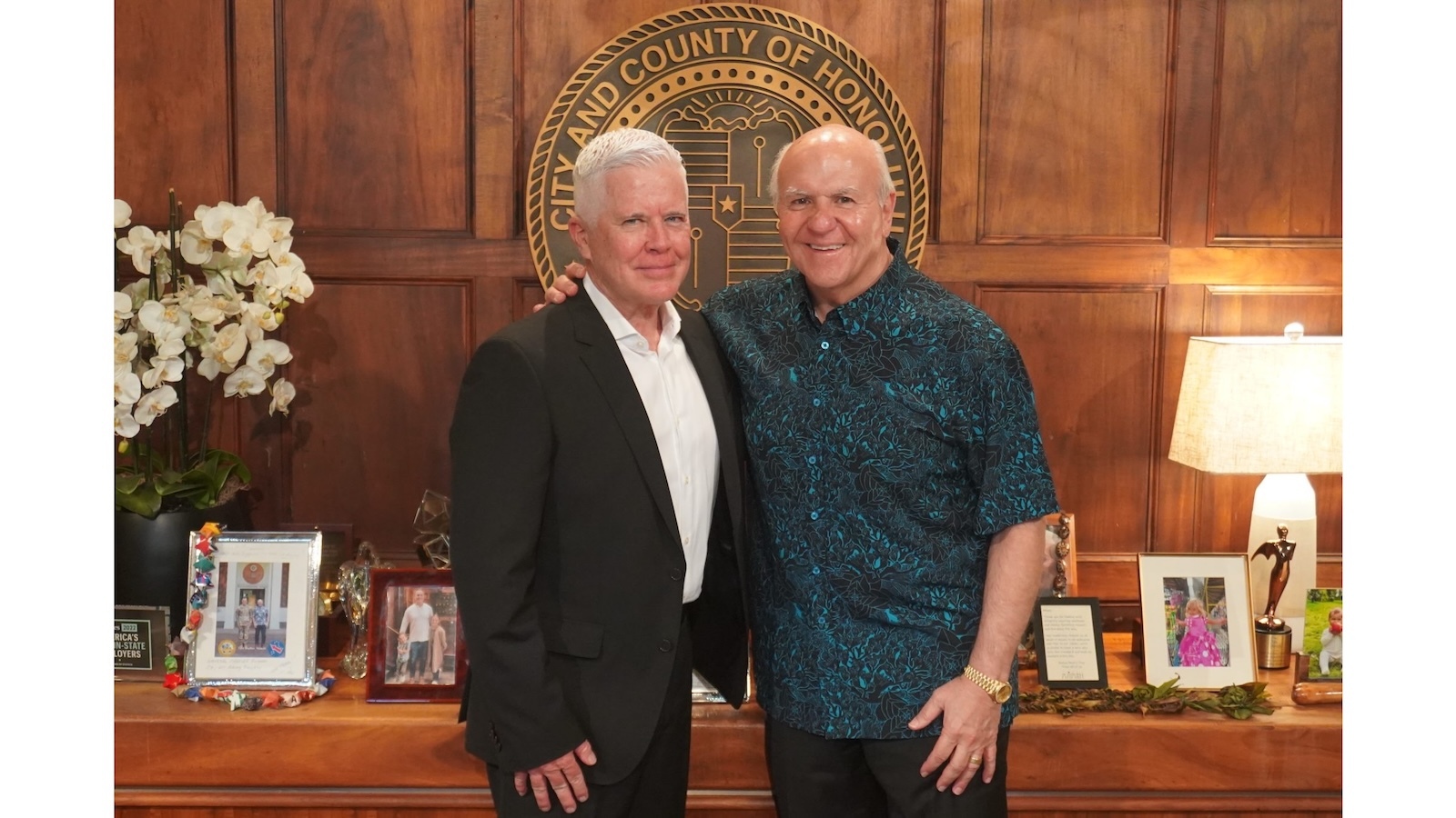 Mike Formby (left) and Honolulu Mayor Rick Blangiardi.