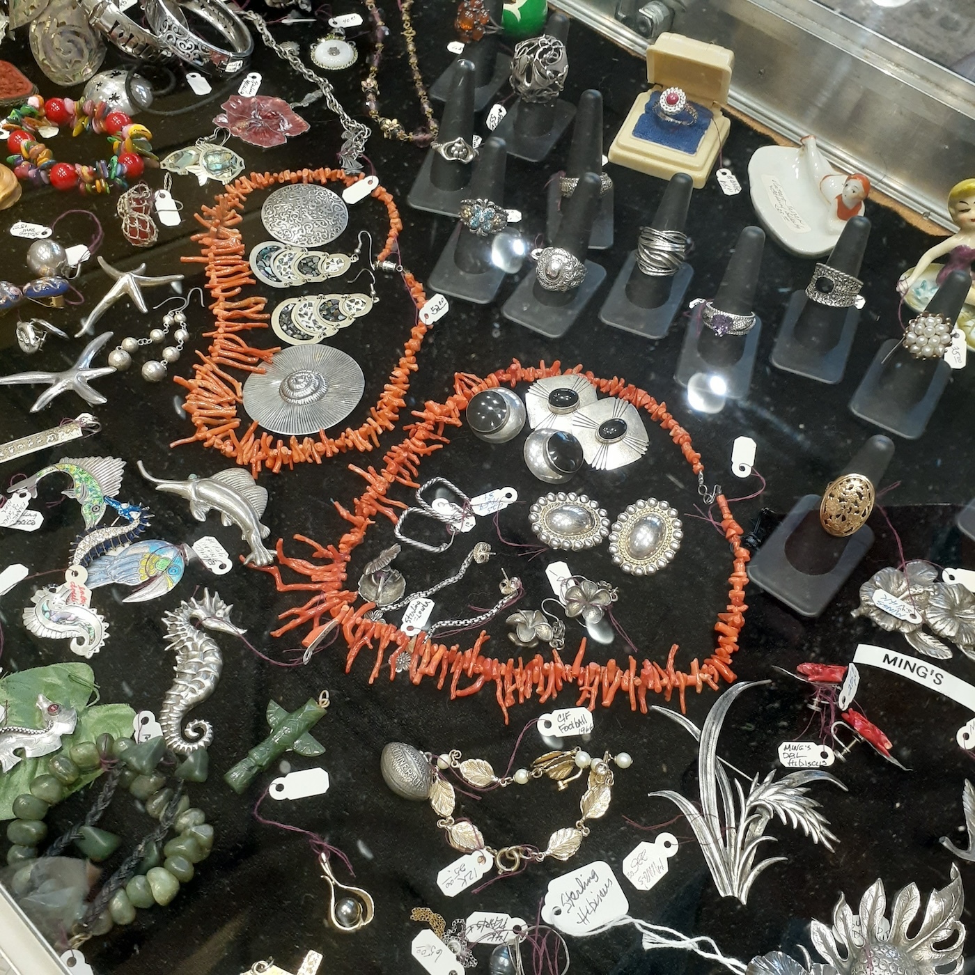 Among the jewelry you’ll see at Wiki Wiki shows are beautiful pieces from Gump’s, Detor Jewelers and Ming’s of Honolulu — all no longer in business in Hawai‘i.